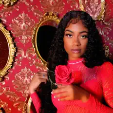 聆聽 Rhea、觀看音樂影片、閱讀小傳、查看巡演日期等！