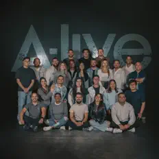 收听 A-Live、观看音乐视频、阅读小传、查看巡演日期等 ！