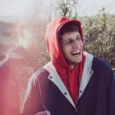 Nadav Lavie: песни, клипы, биография, даты выступлений и многое другое.