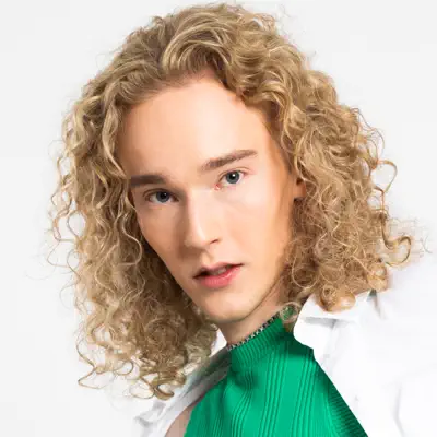 Listen to Benedikt, watch music videos, read bio, see tour dates & more!