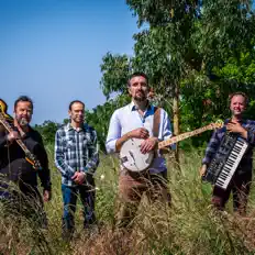 Dengarkan Pete Byrd, tonton video musik, baca bio, lihat tanggal tur & lainnya!