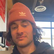 聆聽 MickP、觀看音樂影片、閱讀小傳、查看巡演日期等！