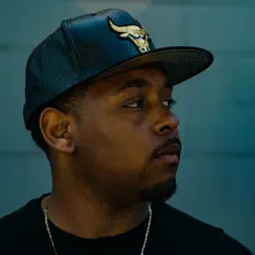 聆聽 Quinton Jamar、觀看音樂影片、閱讀小傳、查看巡演日期等！