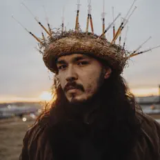 Played the Foolを聴いたり、ミュージックビデオを鑑賞したり、経歴やツアー日程などを確認したりしましょう！