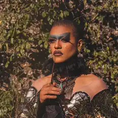 Ascolta Alex Fincher, guarda video musicali, leggi la biografia, vedi le date del tour & altro!