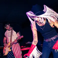 Ascolta Sofiacide, guarda video musicali, leggi la biografia, vedi le date del tour & altro!