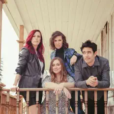 Listen to Les bouches bées, watch music videos, read bio, see tour dates & more!