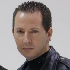 Poslechněte si interpreta Subtronica, sledujte hudební videa, přečtěte si životopis, podívejte se na data turné a další informace.