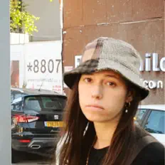 Poslechněte si interpreta MAYU, sledujte hudební videa, přečtěte si životopis, podívejte se na data turné a další informace.