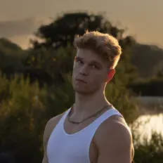Listen to Luke Roose, watch music videos, read bio, see tour dates & more!