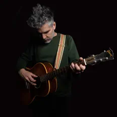 Dengarkan Hayden, tonton video musik, baca bio, lihat tanggal tur & lainnya!