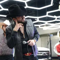 Hör dir Edgar Rodarte an, schau dir Musikvideos an, lies die Biografie, finde Tourdaten und mehr!