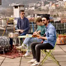 Uto Paradise dinle, müzik videolarını izle, biyografisini oku, tur tarihlerini ve daha fazlasını gör!