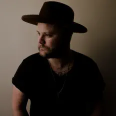 Patch: песни, клипы, биография, даты выступлений и многое другое.