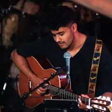 Ascolta Diluckshan Jeyaratnam, guarda video musicali, leggi la biografia, vedi le date del tour & altro!