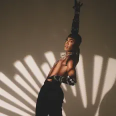 Bobby Lytesを聴いたり、ミュージックビデオを鑑賞したり、経歴やツアー日程などを確認したりしましょう！