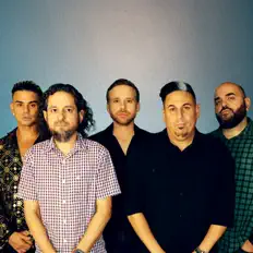 收听 SoFL、观看音乐视频、阅读小传、查看巡演日期等 ！