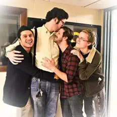 Luister naar The Anytime Leslies, bekijk muziekvideo's, lees de bio, bekijk de tourdata, en meer!