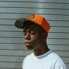 Poslechněte si interpreta Syl DuBenion, sledujte hudební videa, přečtěte si životopis, podívejte se na data turné a další informace.