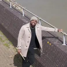 JFlames सुनें, म्यूज़िक वीडियो देखें, बायो पढ़ें, दौरे की तारीखें और बहुत कुछ देखें!