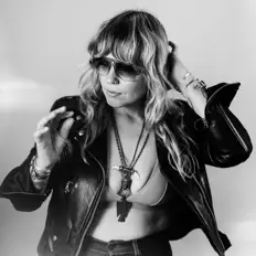 Posłuchaj wykonawcy Brandy Zdan, obejrzyj teledyski, przeczytaj biografię, zobacz daty tras koncertowych i nie tylko!