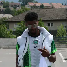 Poslechněte si interpreta Bobby IGWEI, sledujte hudební videa, přečtěte si životopis, podívejte se na data turné a další informace.