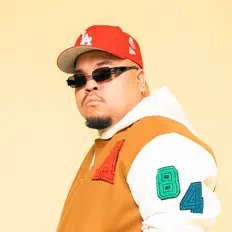 聆聽 RussGreezy、觀看音樂影片、閱讀小傳、查看巡演日期等！