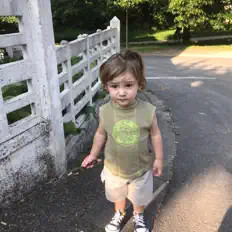 frvnkl1 सुनें, म्यूज़िक वीडियो देखें, बायो पढ़ें, दौरे की तारीखें और बहुत कुछ देखें!