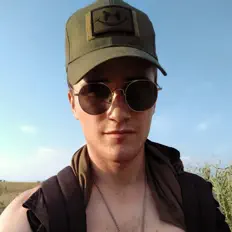 Poslechněte si interpreta Skyder, sledujte hudební videa, přečtěte si životopis, podívejte se na data turné a další informace.