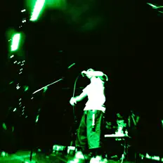 Jonas Valliを聴いたり、ミュージックビデオを鑑賞したり、経歴やツアー日程などを確認したりしましょう！