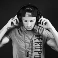 Dj XCENTRiC을(를) 듣고, 뮤직 비디오를 보고, 약력을 읽고, 투어 일정 등을 확인하세요!