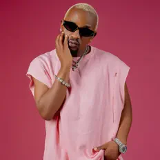 Ακούστε περιεχόμενο από Foby, παρακολουθήστε μουσικά βίντεο, διαβάστε το βιογραφικό, δείτε ημερομηνίες περιοδείας, και πολλά ακόμη!