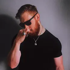 Escucha a KiERAN, mira vídeos musicales, lee la biografía, consulta fechas de giras y mucho más.