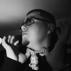 收听 FYB Frank、观看音乐视频、阅读小传、查看巡演日期等 ！