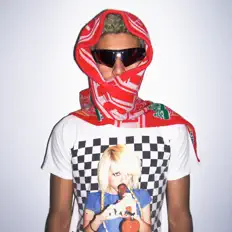 faris을(를) 듣고, 뮤직 비디오를 보고, 약력을 읽고, 투어 일정 등을 확인하세요!