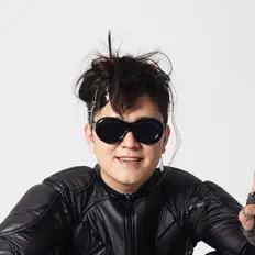 Kongey Dong dinle, müzik videolarını izle, biyografisini oku, tur tarihlerini ve daha fazlasını gör!