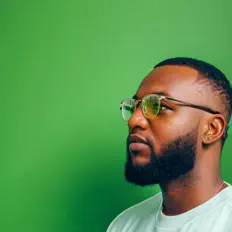 Ακούστε περιεχόμενο από NAVYBOY_XO, παρακολουθήστε μουσικά βίντεο, διαβάστε το βιογραφικό, δείτε ημερομηνίες περιοδείας, και πολλά ακόμη!