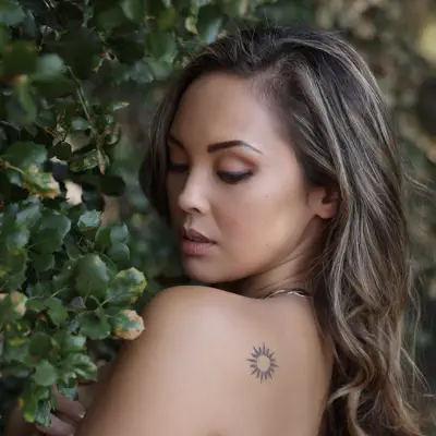 Listen to Jessica Louise, watch music videos, read bio, see tour dates & more!