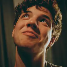 收听 Christian Kemp、观看音乐视频、阅读小传、查看巡演日期等 ！