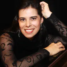 Ouça LUCIANA HAMOND, assista a videoclipes, leia a biografia, veja as datas das turnês e mais!