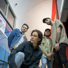 聆聽 southstate、觀看音樂影片、閱讀小傳、查看巡演日期等！