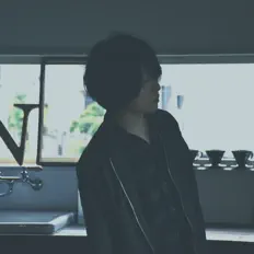 メレルを聴いたり、ミュージックビデオを鑑賞したり、経歴やツアー日程などを確認したりしましょう！