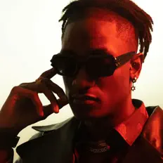 聆聽 Babbz、觀看音樂影片、閱讀小傳、查看巡演日期等！