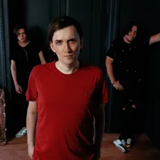 Machinesを聴いたり、ミュージックビデオを鑑賞したり、経歴やツアー日程などを確認したりしましょう！