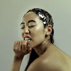 Christine Leeを聴いたり、ミュージックビデオを鑑賞したり、経歴やツアー日程などを確認したりしましょう！