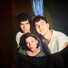 Ascolta Kobrakasino, guarda video musicali, leggi la biografia, vedi le date del tour & altro!