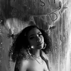 Persia Brandi dinle, müzik videolarını izle, biyografisini oku, tur tarihlerini ve daha fazlasını gör!