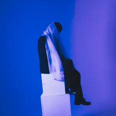 收听 Veni Rain、观看音乐视频、阅读小传、查看巡演日期等 ！