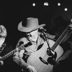 Ouça Jared Hovis, assista a videoclipes, leia a biografia, veja as datas das turnês e mais!