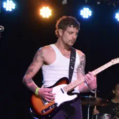 Ouça Brian Mick, assista a videoclipes, leia a biografia, veja as datas das turnês e mais!